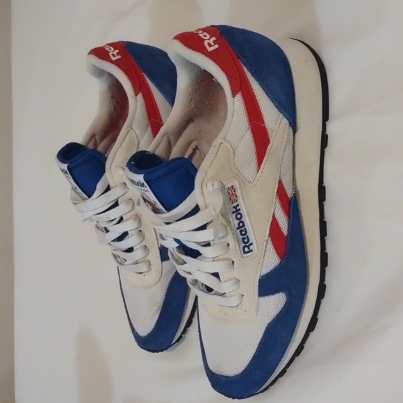 Classic Reebok size 8.5 - Picture 1 of 4